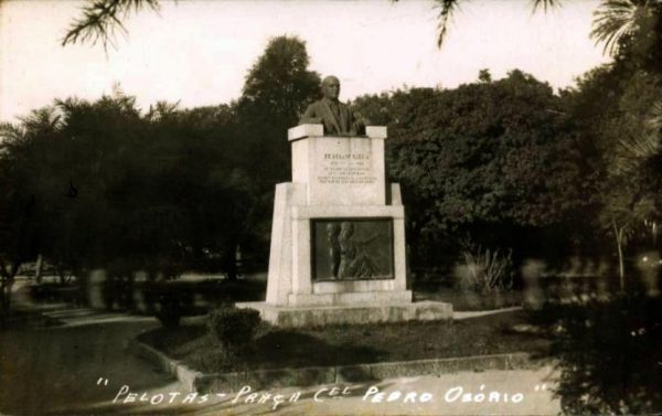 Pelotense Urbano Garcia recebe o diploma em Medicina no Rio de Janeiro