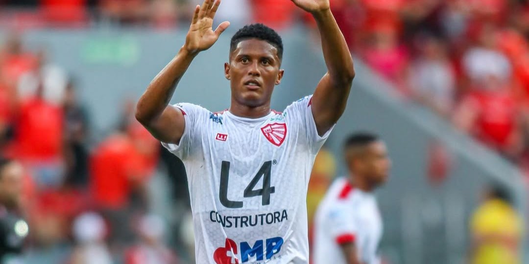 Centroavante Gabriel Morbeck é anunciado pelo Brasil