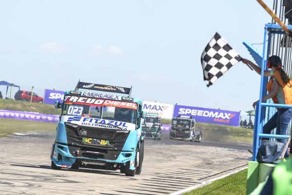 Jorginho Feio sobe no pódio em Santa Cruz do Sul