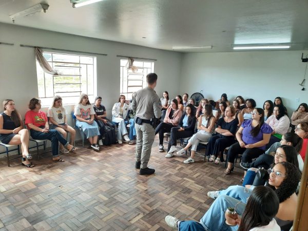 Incêndio atinge residência no bairro Navegantes II
