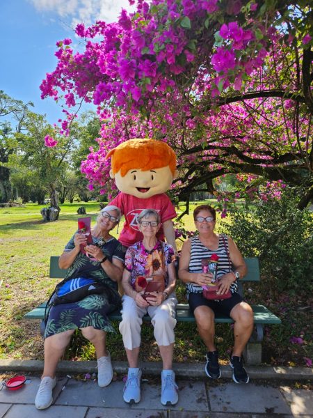 Biscoitos Zezé homenageia mulheres com ação especial em Porto Alegre