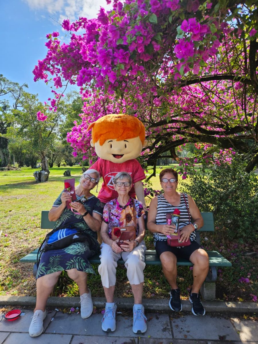 Biscoitos Zezé homenageia mulheres com ação especial em Porto Alegre