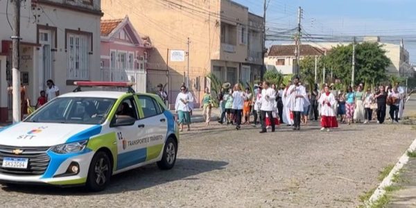 Domingo de Ramos abre a Semana Santa com procissões em Pelotas