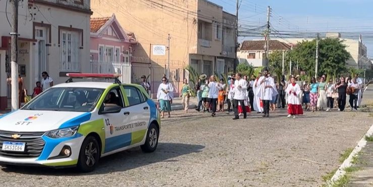 Domingo de Ramos abre a Semana Santa com procissões em Pelotas