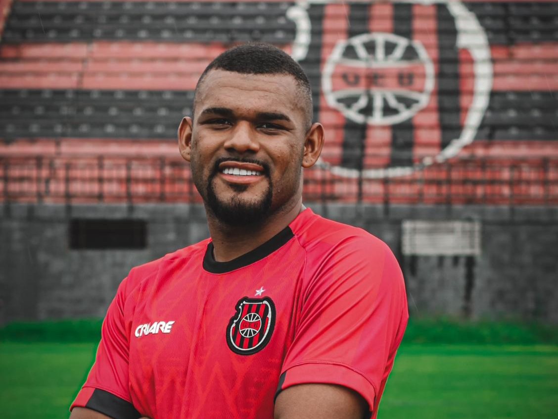 Brasil acerta com o volante Venicio