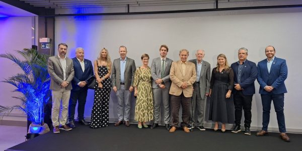 Oderich transmite presidência de sindicato gaúcho ao filho