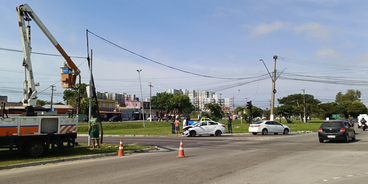 Acidente é registrado em cruzamento com sinaleiras desativadas, em Pelotas