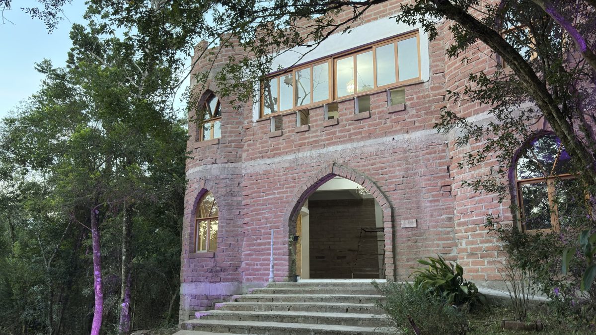 Primeira visita ao Castelo Bonilla marca avanço do turismo em Morro Redondo