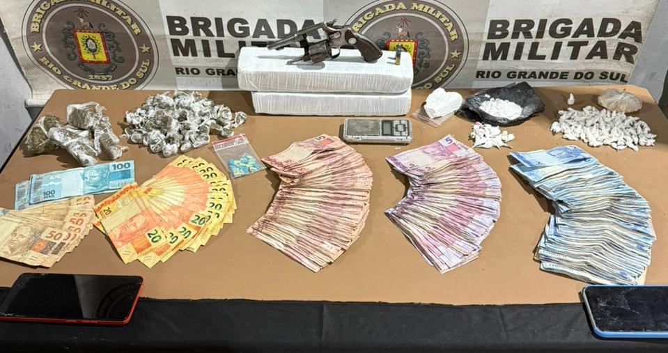 Brigada Militar prende homem por tráfico de drogas e porte ilegal de arma de fogo