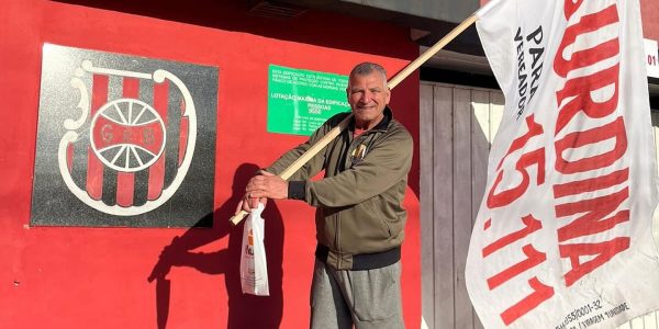 Morre Arnaldo Etchalus, o Surdina