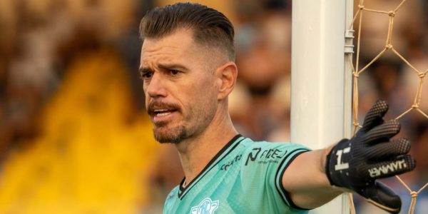 Pelotas assina pré-contrato com goleiro que está no Marília