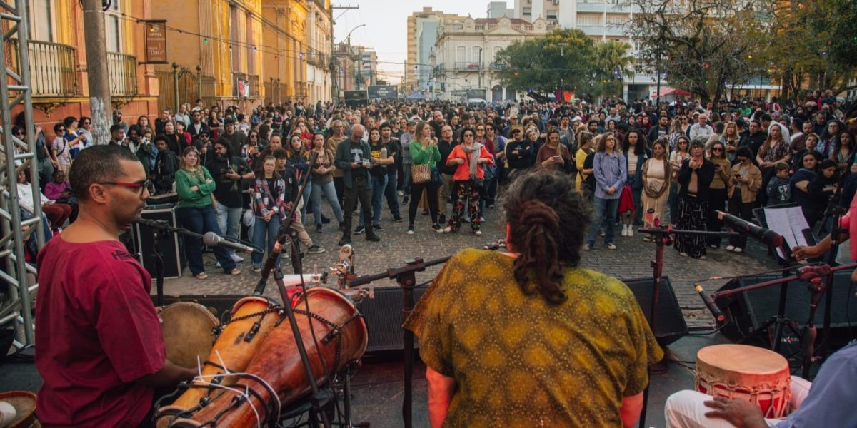 Sofá na Rua celebra 13 anos com maior feira criativa da história do projeto
