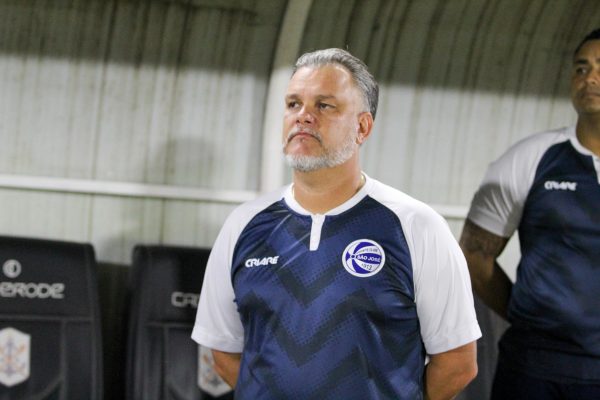 Próximo adversário do Brasil fica sem técnico