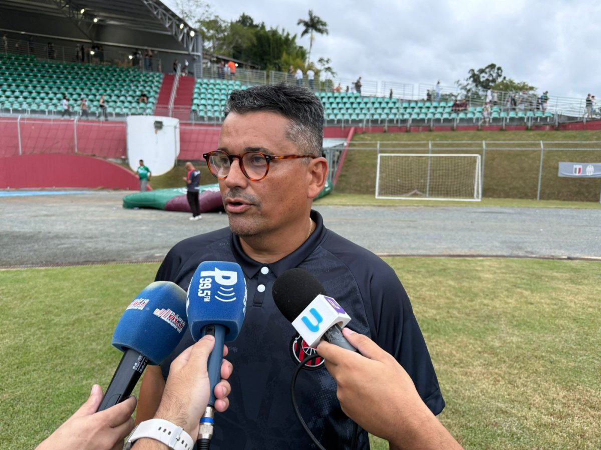 Gilson Maciel vê erros do Brasil após expulsão no rival: “Muito lento nas ações”