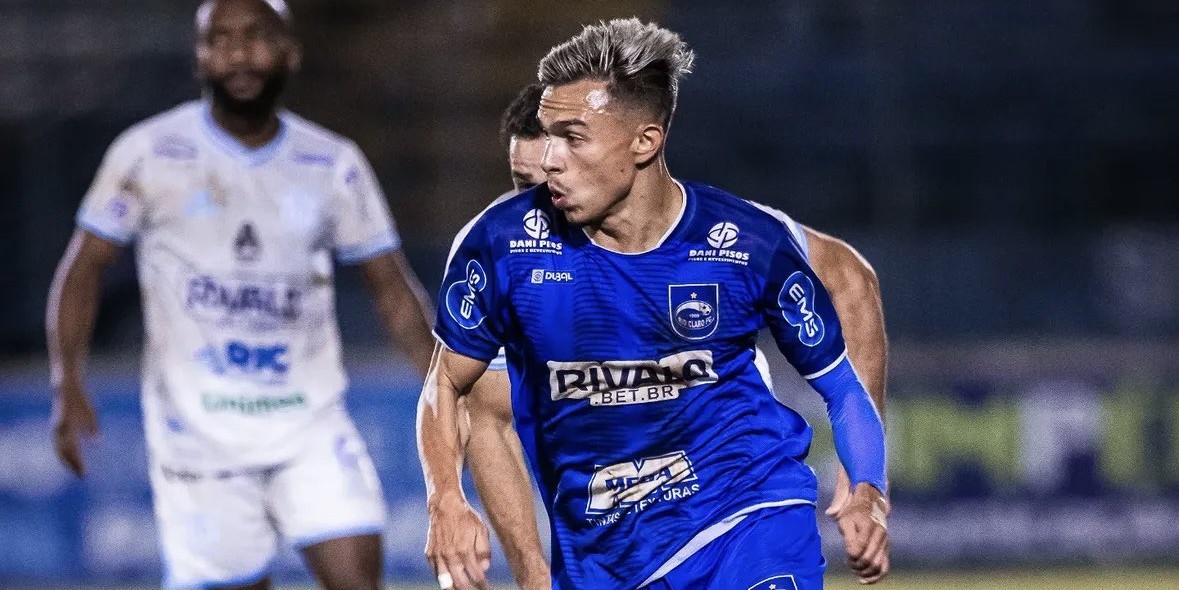 Xavante encaminha acerto com atacante