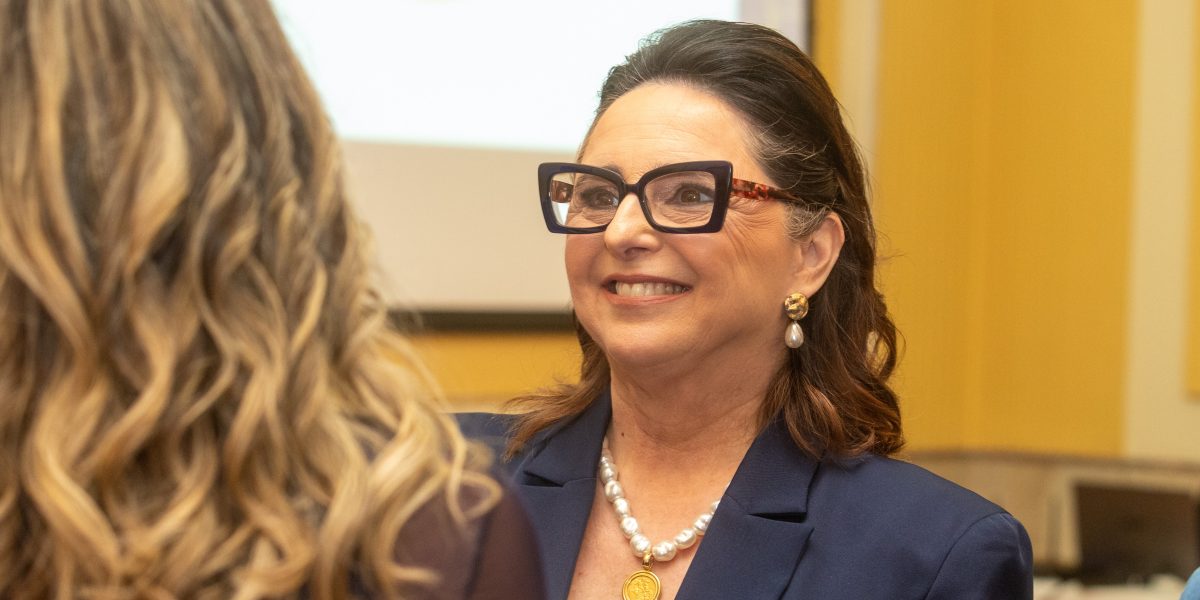 Elisa Gioielli toma posse e assume presidência da Associação Comercial de Pelotas