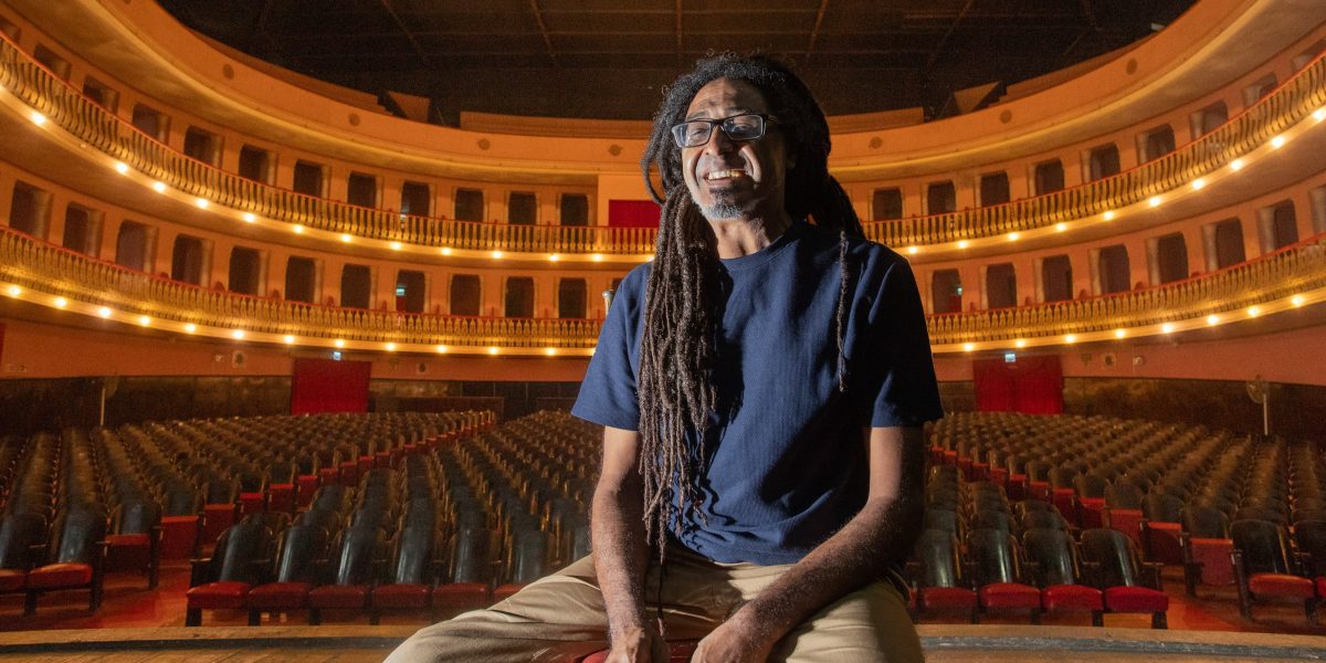 Bailarino leva a dança afro-gaúcha para o cenário nacional há 25 anos