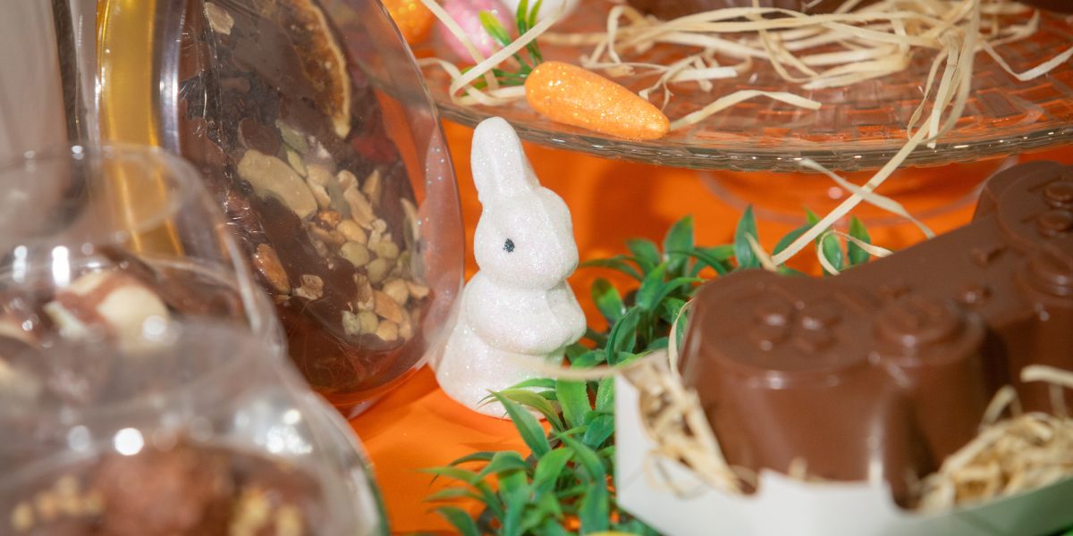 Páscoa mais cara leva consumidores a parcelar ovos e buscar alternativas em Pelotas