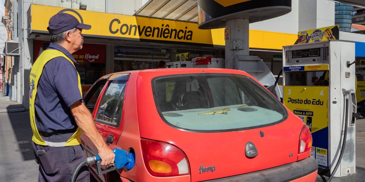 Preços de todos os combustíveis voltam a subir em abril em Pelotas
