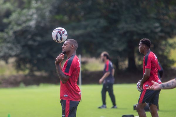 Início de uma nova era: Brasil recebe Azuriz em primeiro jogo como SAF