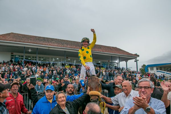 Jóquei recordista de vitórias no mundo retorna ao GP Princesa do Sul