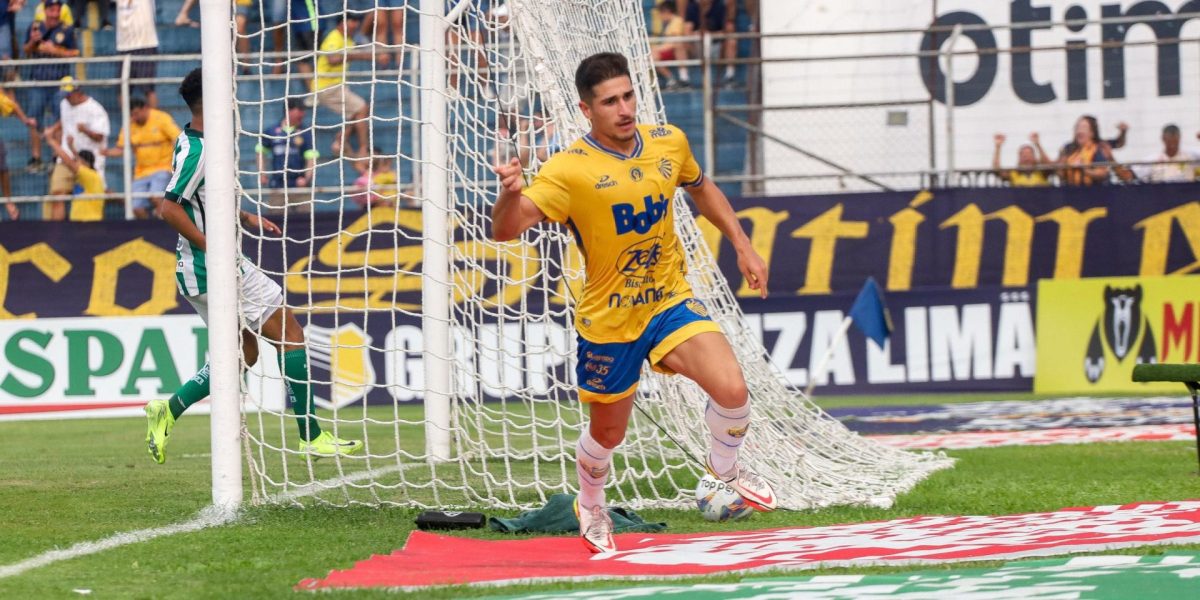 Farroupilha anuncia contratação de Léo Ferraz