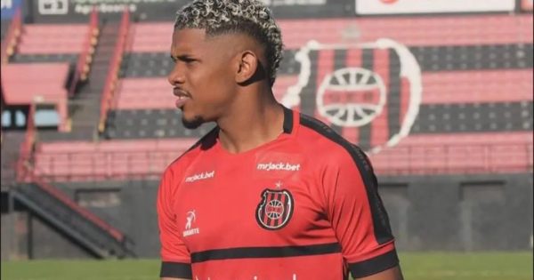 Brasil encaminha volta do atacante Robinho