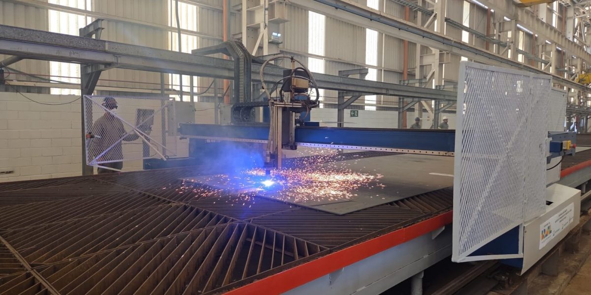 Estaleiro Rio Grande começa processamento de aço do casco e inicia contratações