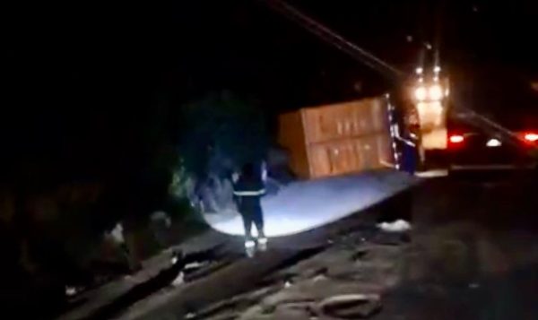 Colisão entre caminhões com placas de Pelotas e Canguçu deixa ferido na RSC-471