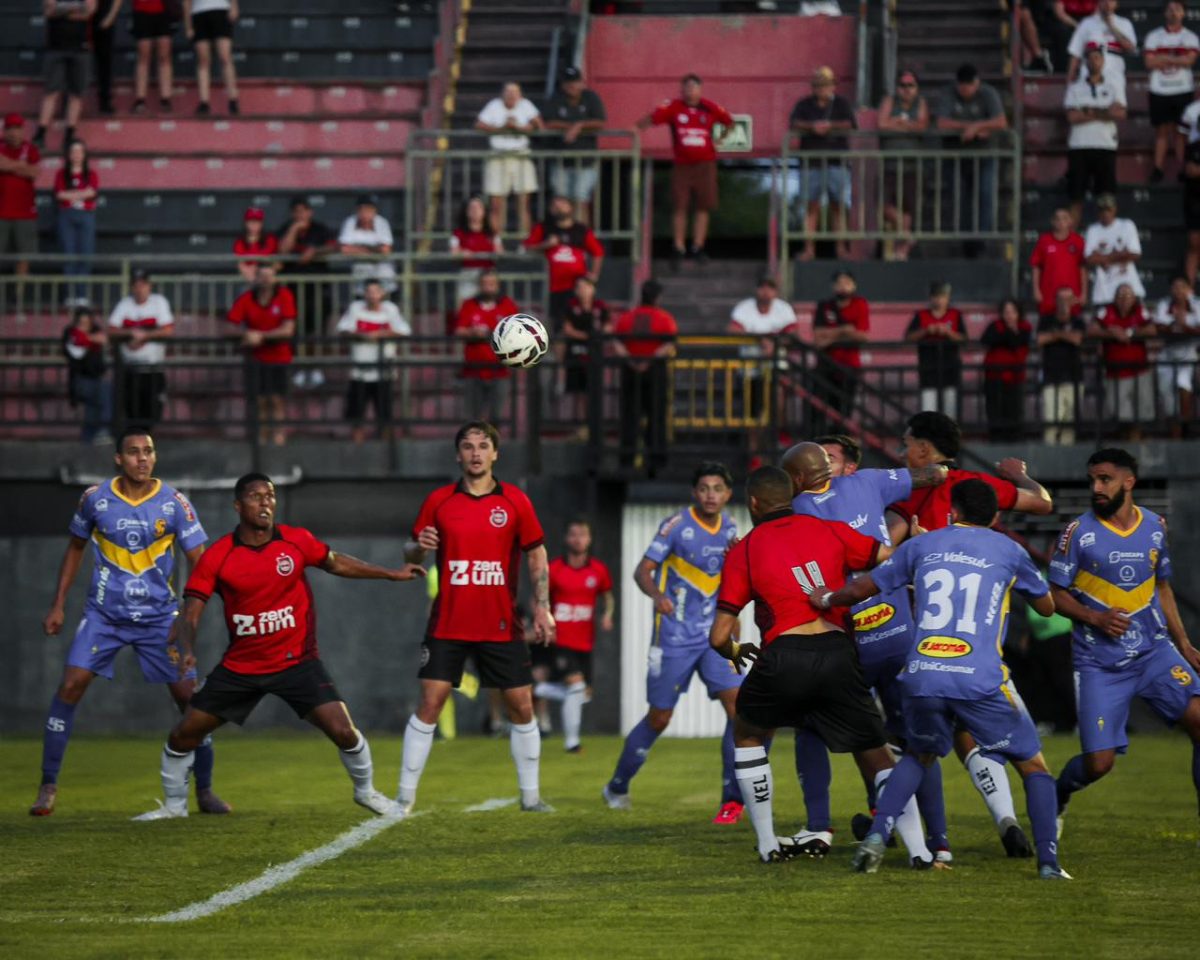 Gilson Maciel destaca sucesso em jogadas de bola parada: “Temos bons batedores”