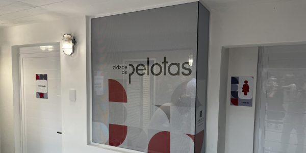 Pelotas recebe novos banheiros na Praça Coronel Pedro Osório