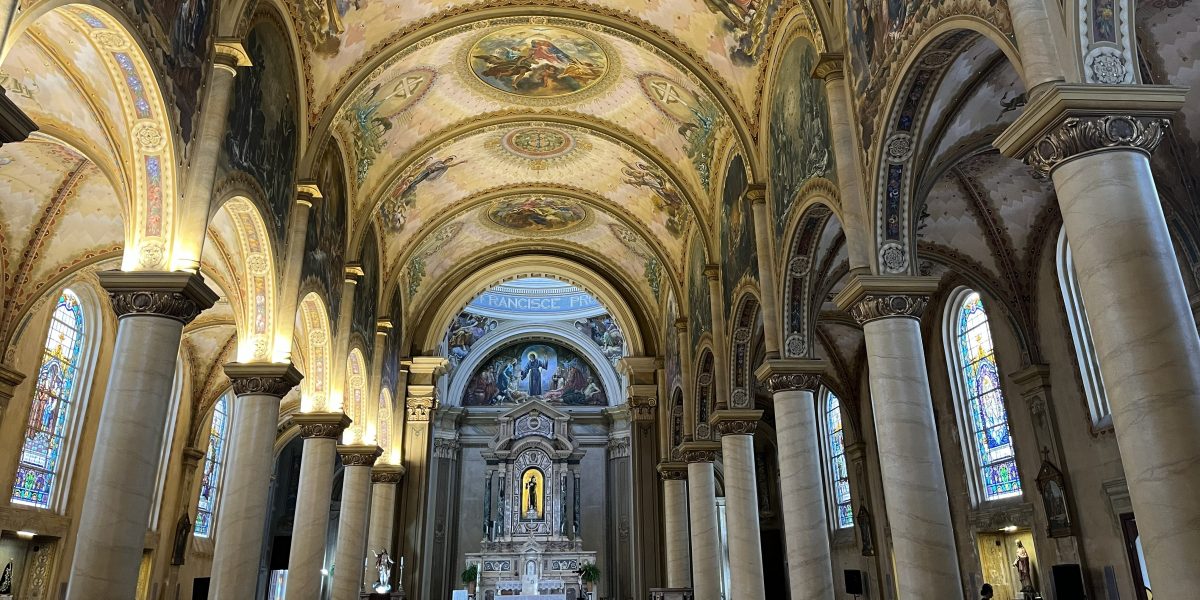 Furto de fios deixa metade da Catedral de Pelotas às escuras