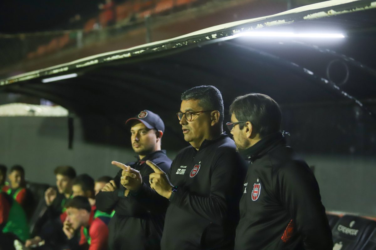 Gilson elogia atuação com time alternativo e trata jogo contra o São José como “final”