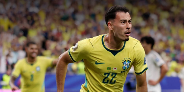 Martinelli marca nos acréscimos, Brasil vira sobre o Japão e avança às oitavas