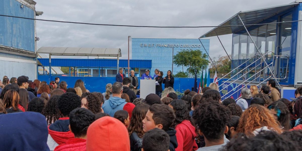 Carreta Digital inicia atividades em Pelotas
