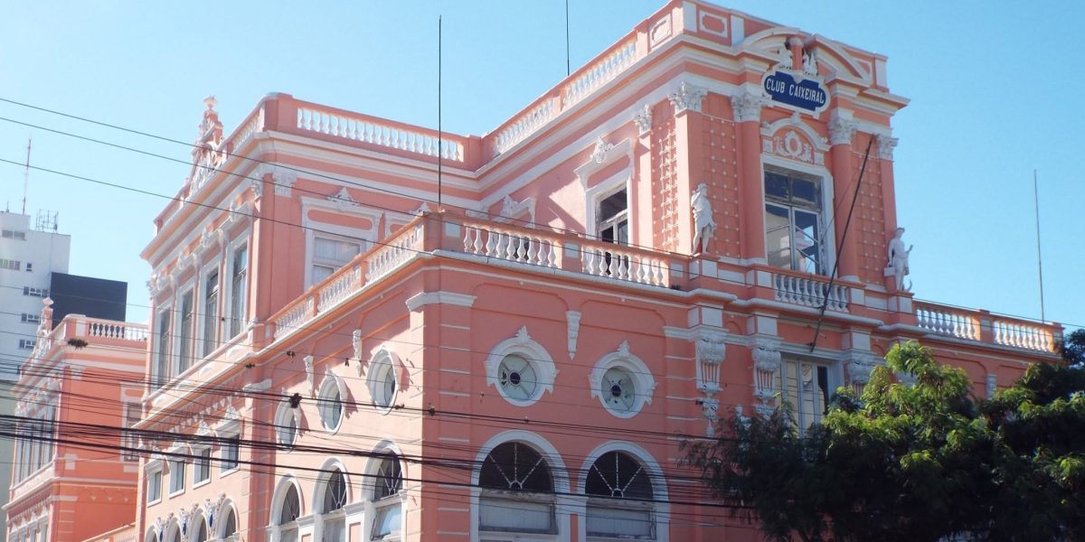 Sarau literário celebra trajetórias e resgata memórias no Caixeiral