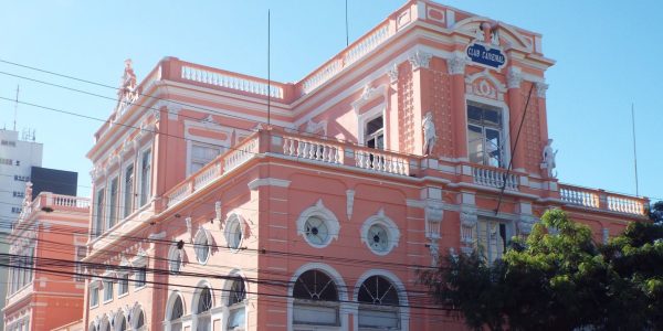 Sarau literário celebra trajetórias e resgata memórias no Caixeiral