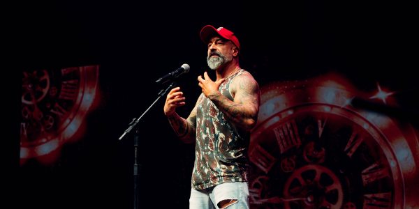 Cris Pereira celebra 50 anos com cinco carismáticos personagens