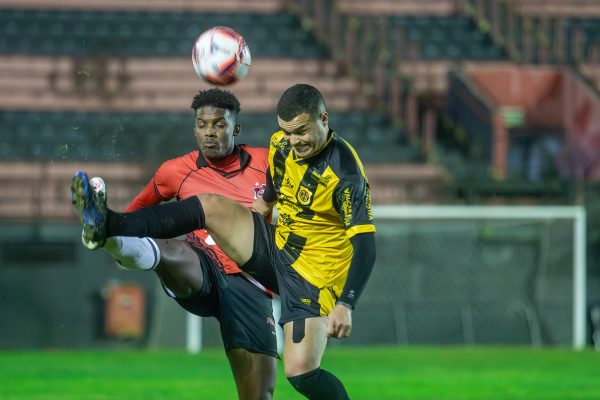 Brasil mede forças com o Azuriz e torce por resultado paralelo atrás da classificação