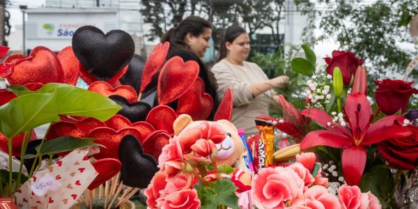 Restaurantes e floriculturas esperam dobrar faturamento nesta sexta-feira