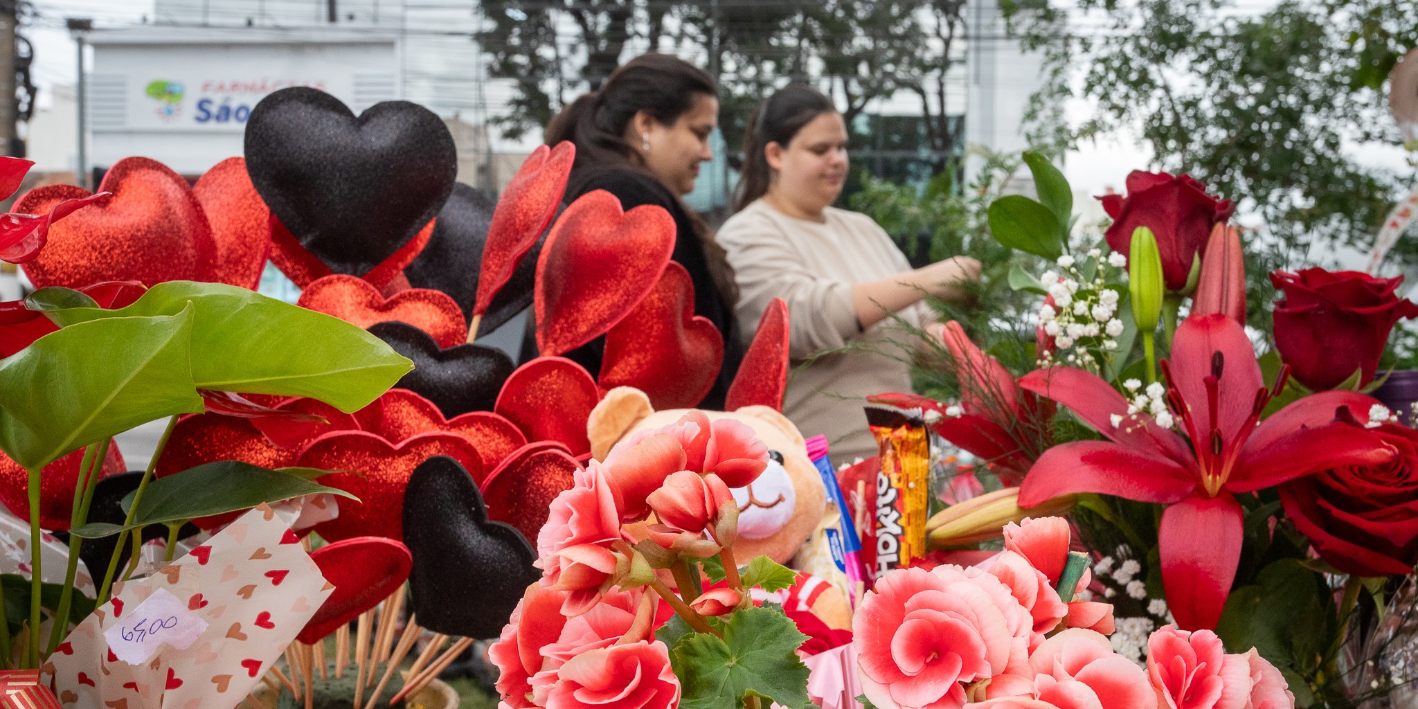 Restaurantes e floriculturas esperam dobrar faturamento nesta sexta-feira