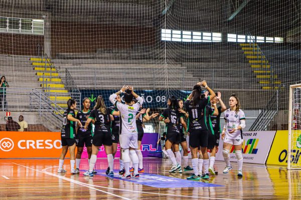 Com três gols de Quixadá, Malgi conquista a primeira vitória na Liga Feminina