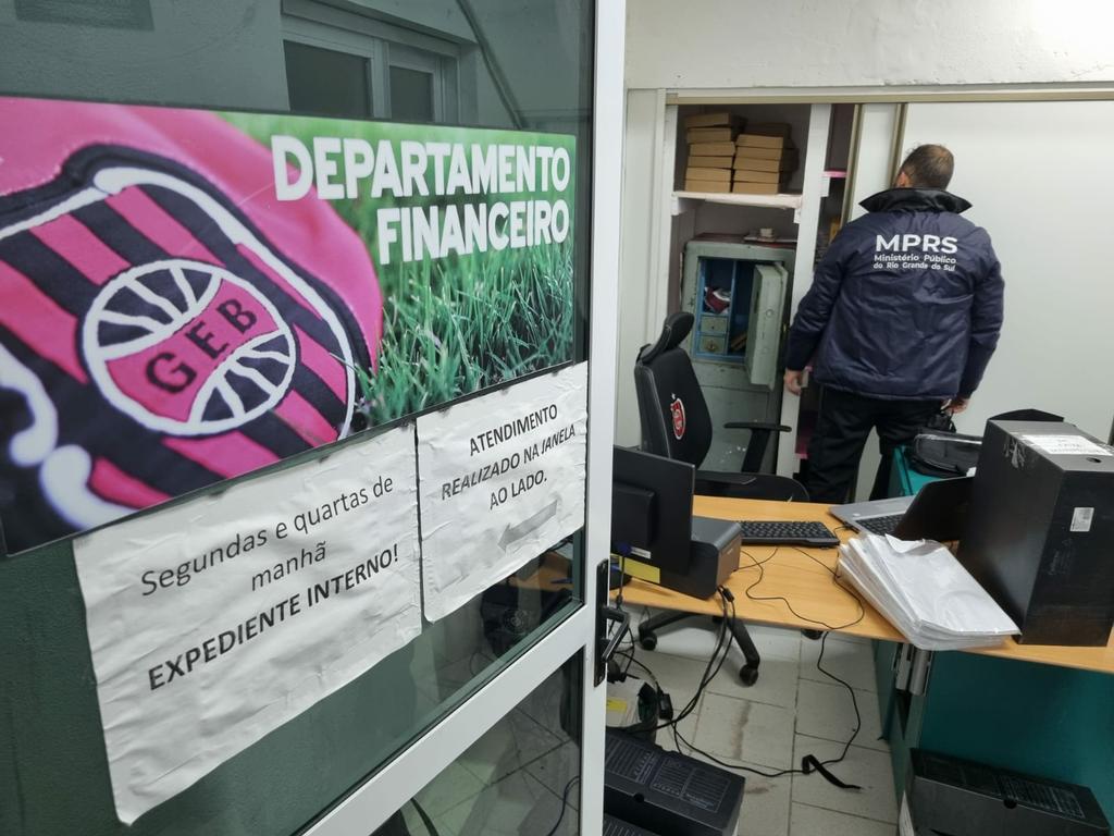Justiça marca julgamento de ex-dirigentes do Brasil acusados de desviar dinheiro do clube
