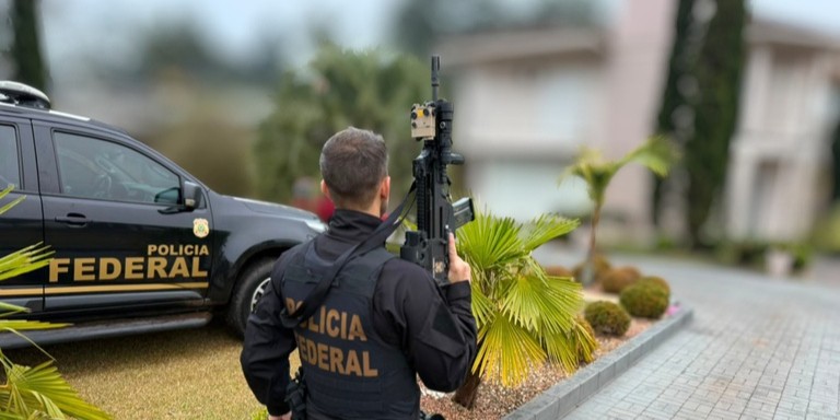 Polícia Federal faz operação contra grupo suspeito de contrabando de agrotóxicos