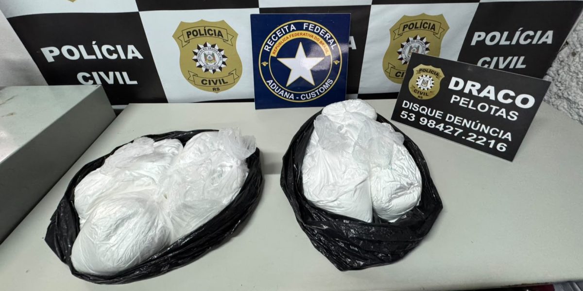 Polícia Civil e Receita Federal apreendem 10 kg de cocaína e um fuzil