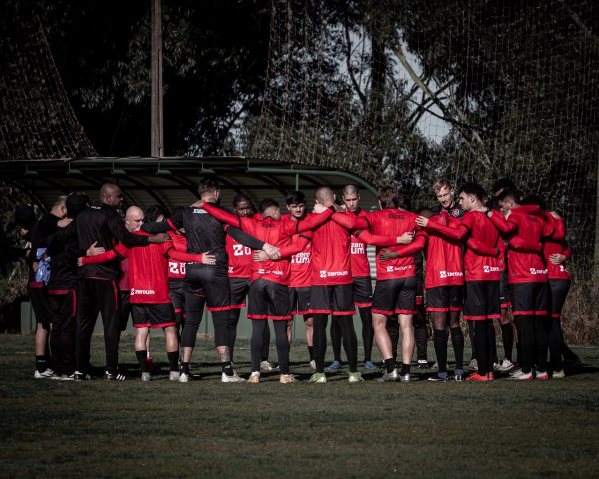 Com treino no CT da Chapecoense, Brasil encerra preparação para decisão contra o Azuriz