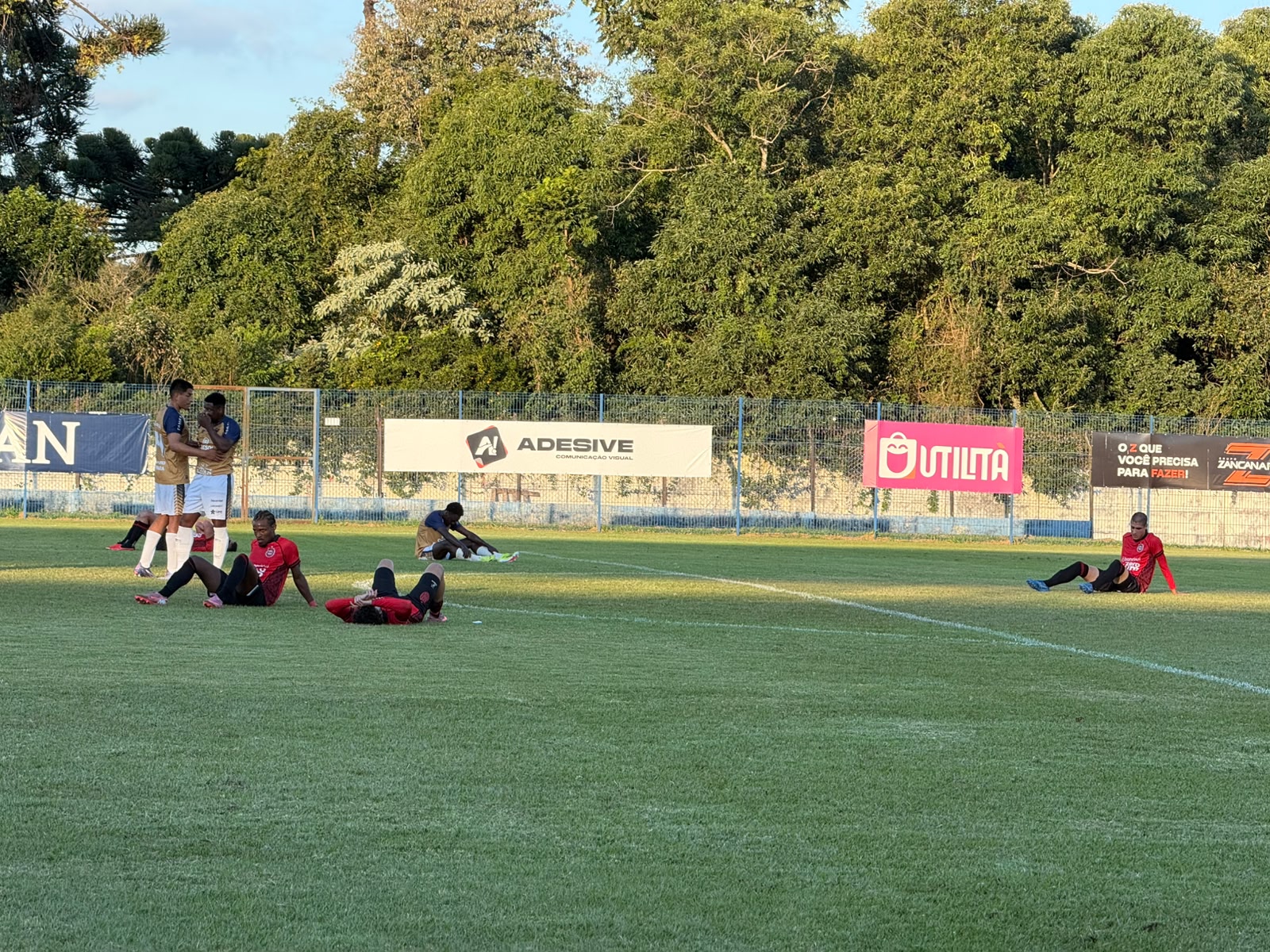 Brasil empata com o Azuriz em 1 a 1 e acaba eliminado na primeira fase
