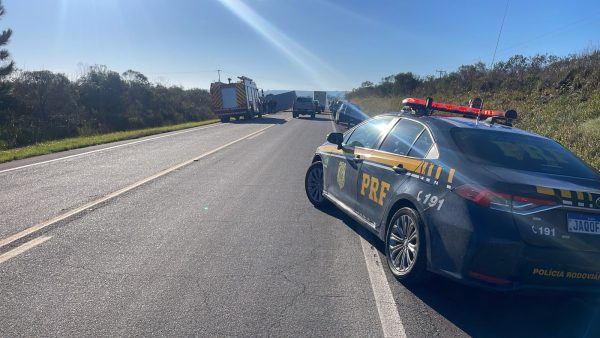 Idosa morre em colisão frontal na BR-153, em Hulha Negra