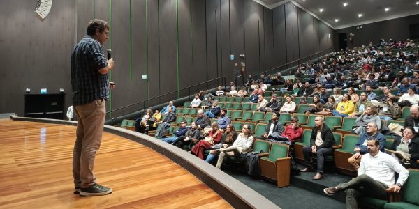 Saúde mental entra no debate sobre segurança do trabalho em Pelotas