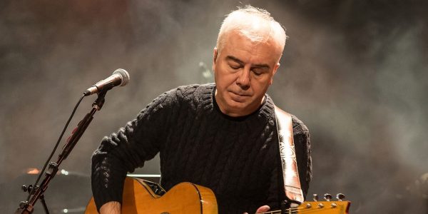 Nei Lisboa encerra com dois shows a programação de reabertura do Sete